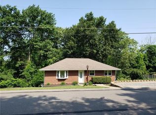 1095 Overlook Dr, Washington, PA