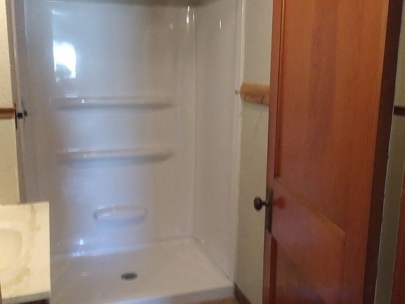 4th image of 117 E Oak St