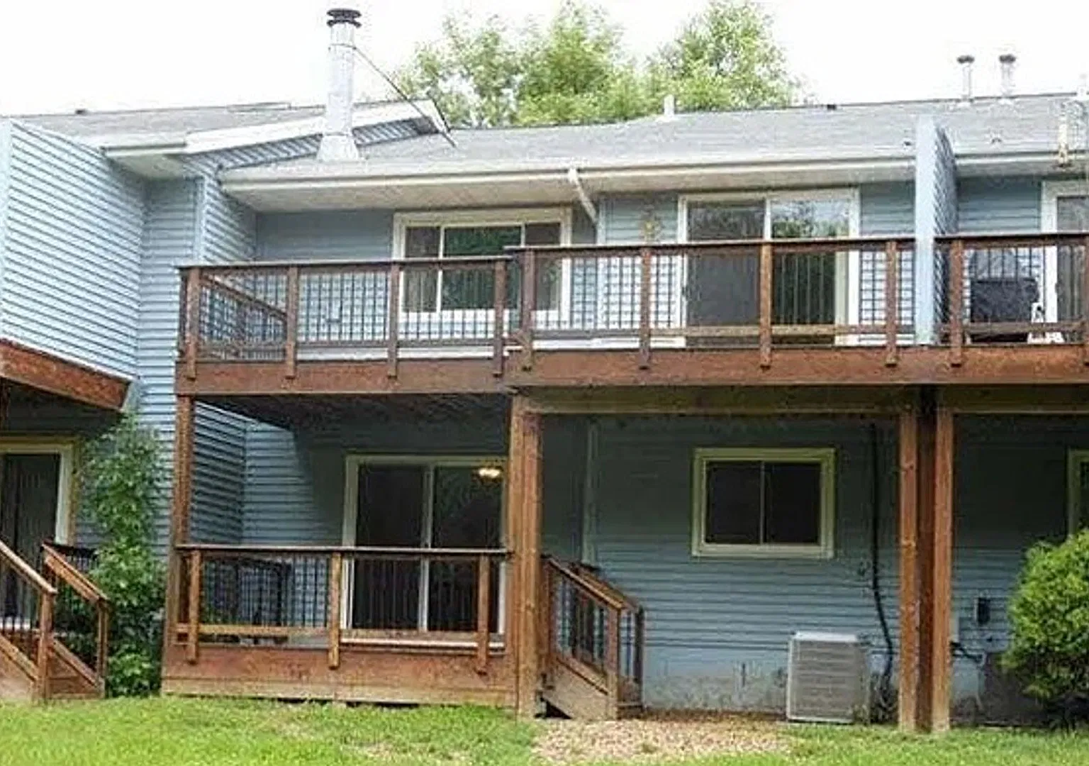 Spacious *2Bd*2Bath plus loft townhome in Minnetonka. Avail Nov. 1. — Photo 2