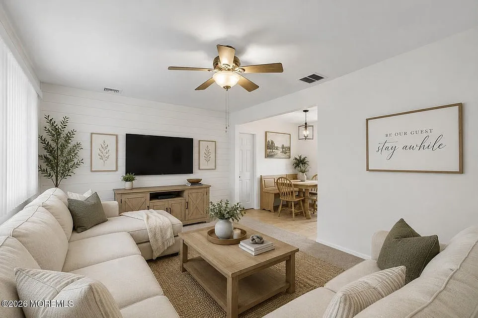 3 bed, 1284 sqft, $3,100 — Photo 3