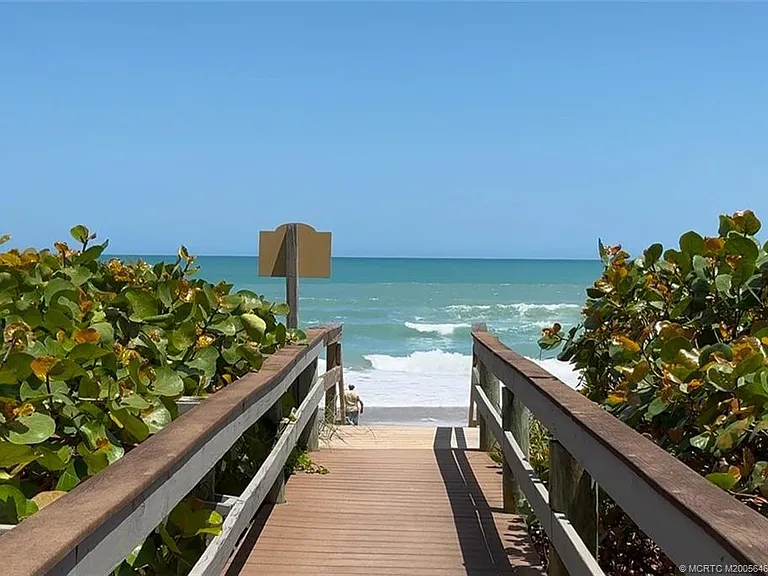 9940 S Ocean Dr #6 — Photo 2