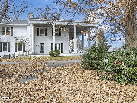 3rd image of 221 Poplar St