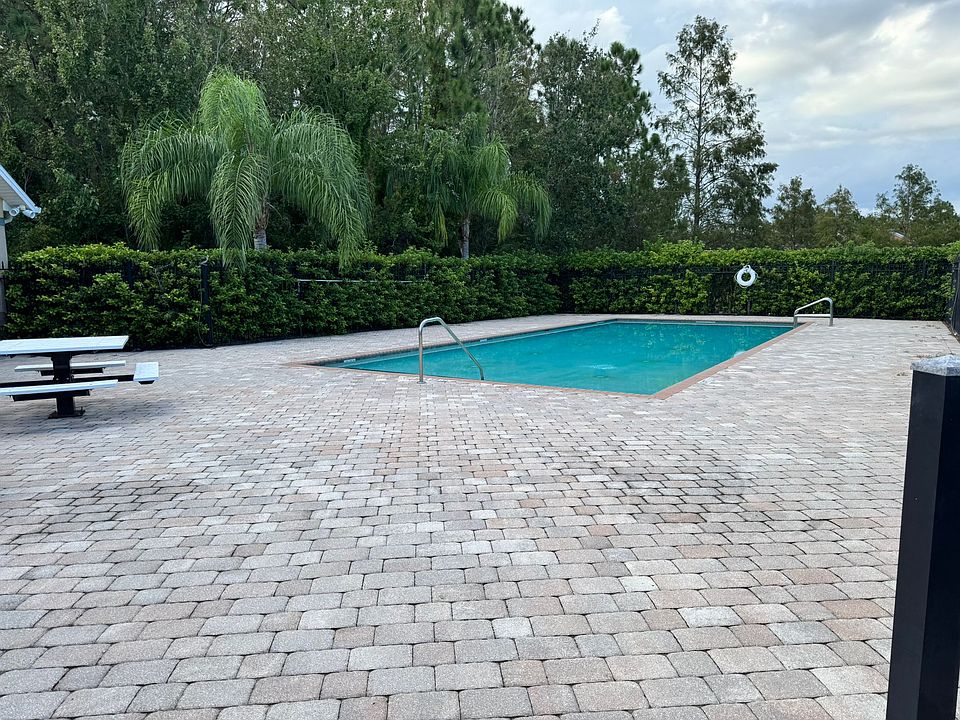 Community pool