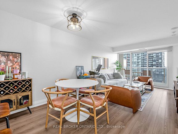 5th image of 125 Western Battery Rd #1209