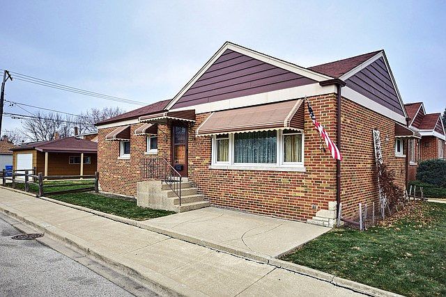 1st image of 4902 N Melvina Ave