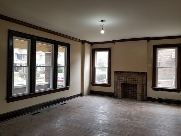 3rd image of 1816 Franklin Ave