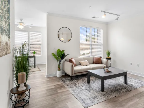 1922 Parkside Village Dr, Clayton, NC 27520