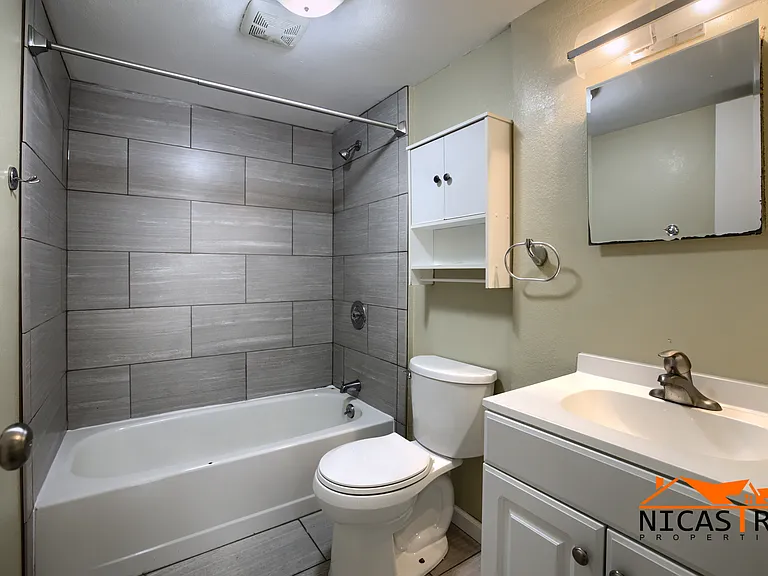 2254 Indianola Ave — Photo 22