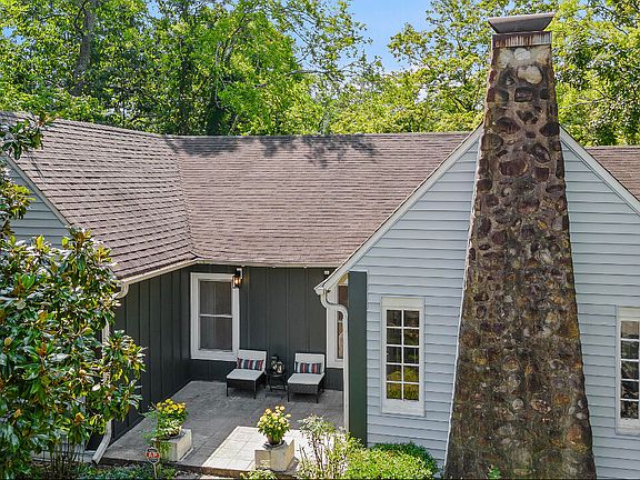 2nd image of 3302 Alta Vista Dr