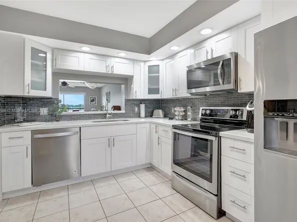 13800 SW 5th Ct APT 307M, Pembroke Pines, FL 33027