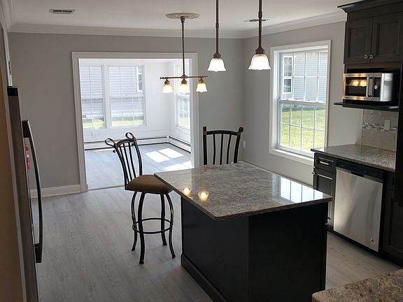 3rd image of 52 Stockport Dr