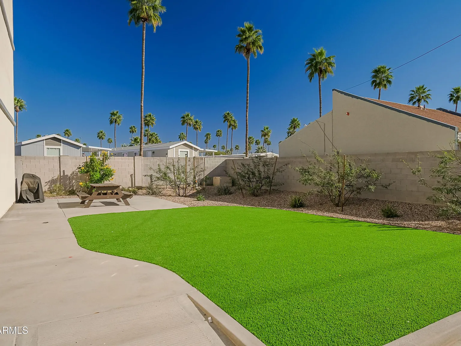 3 bed, 2.5 bath, 1695 sqft, $2,650 — Photo 4