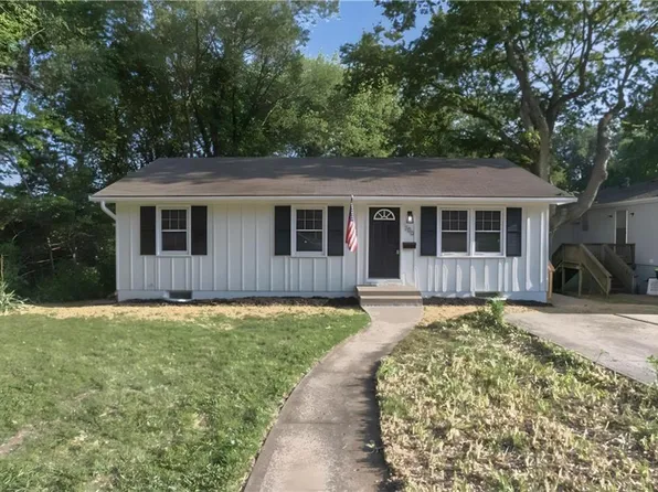 700 E Chestnut St, Harrisonville, MO 64701