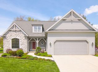 9050 Lakeview Dr, Olmsted Falls, OH