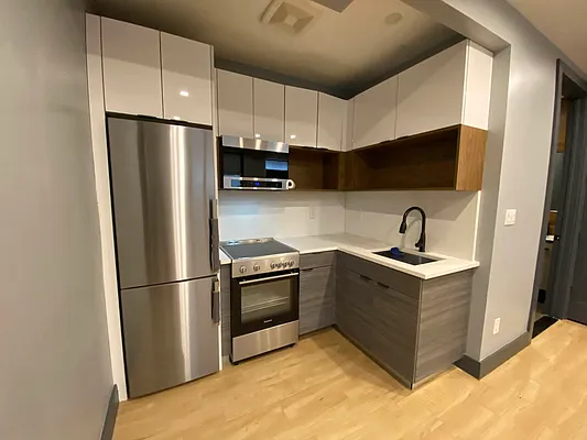 Rented by Premier Metro Realty Corp | media 23