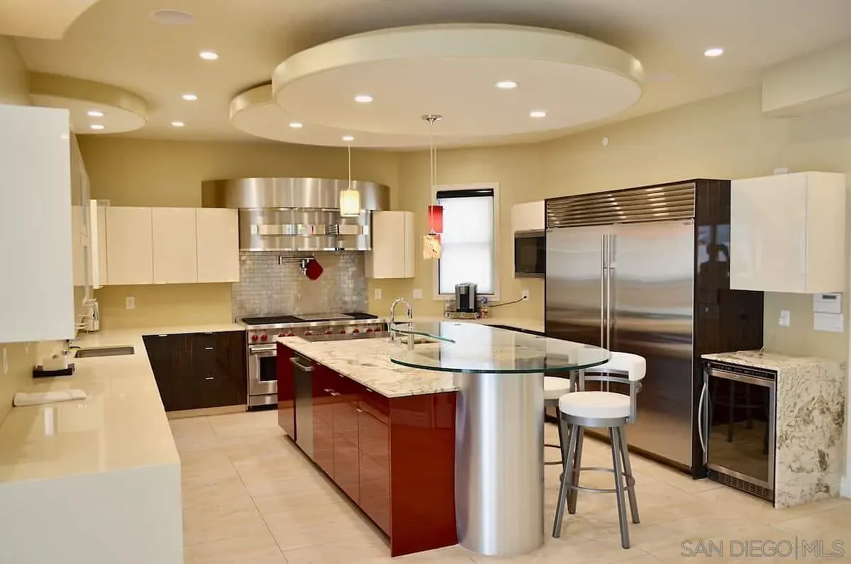 4 bed, 3.5 bath, 4000 sqft, $22,995 — Photo 1