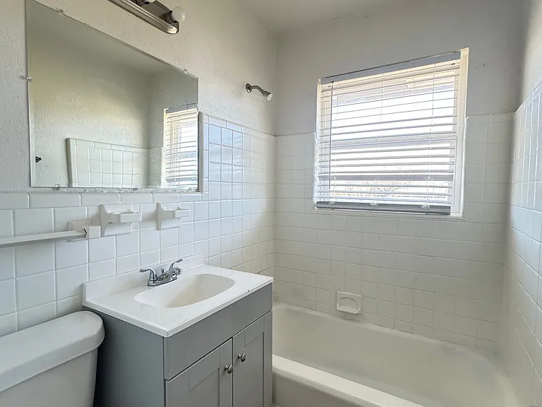 2030 NW 25th St #6 — Photo 12