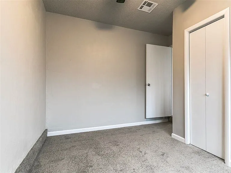 923 SW 3rd St — Photo 23