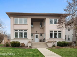 145 Barrypoint Rd #1S, Riverside, IL 60546