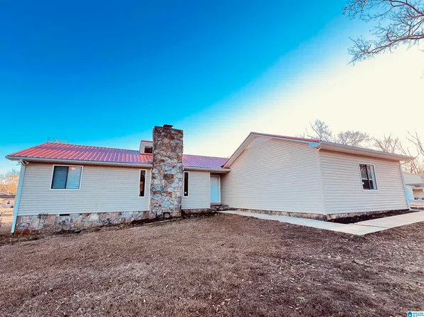 55 Silver Cir, Jacksonville, AL 36265