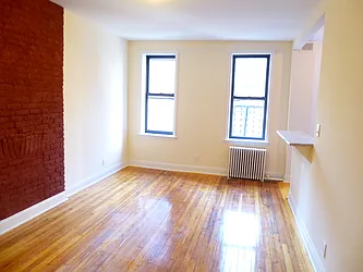 Rented by Siderow Residential Group