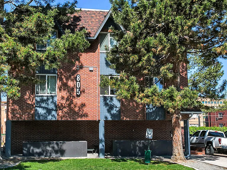 805 Dahlia — Photo 8