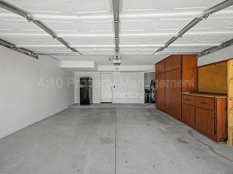 3236 E Hiddenview Dr — Photo 35