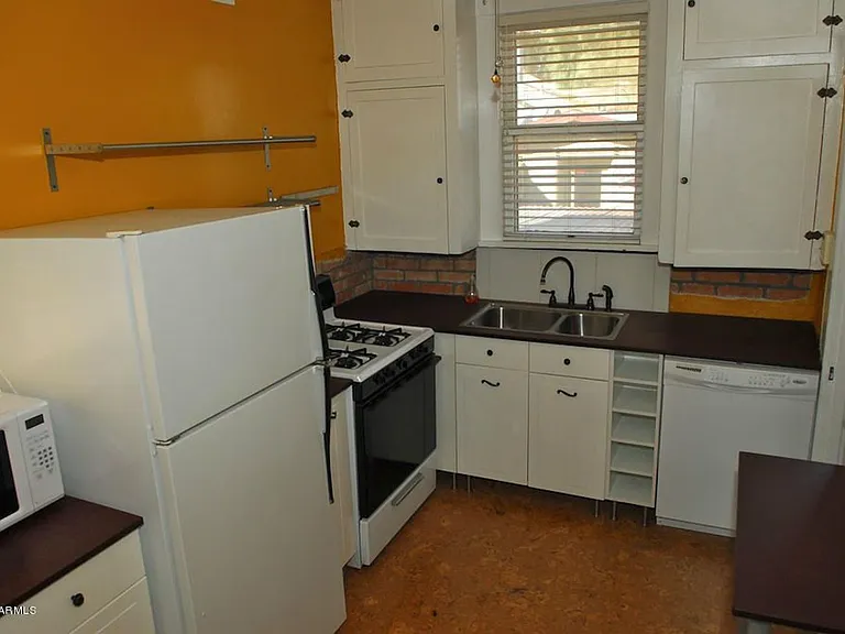 909 N 7th Ave — Photo 13