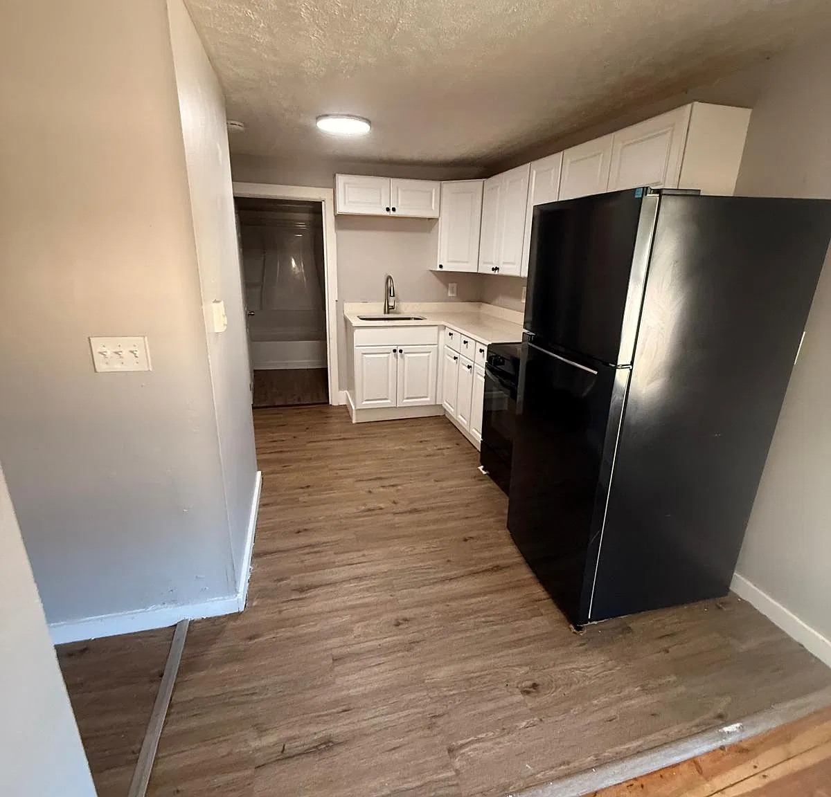 3 bed, 1200 sqft, $1,800 — Photo 1