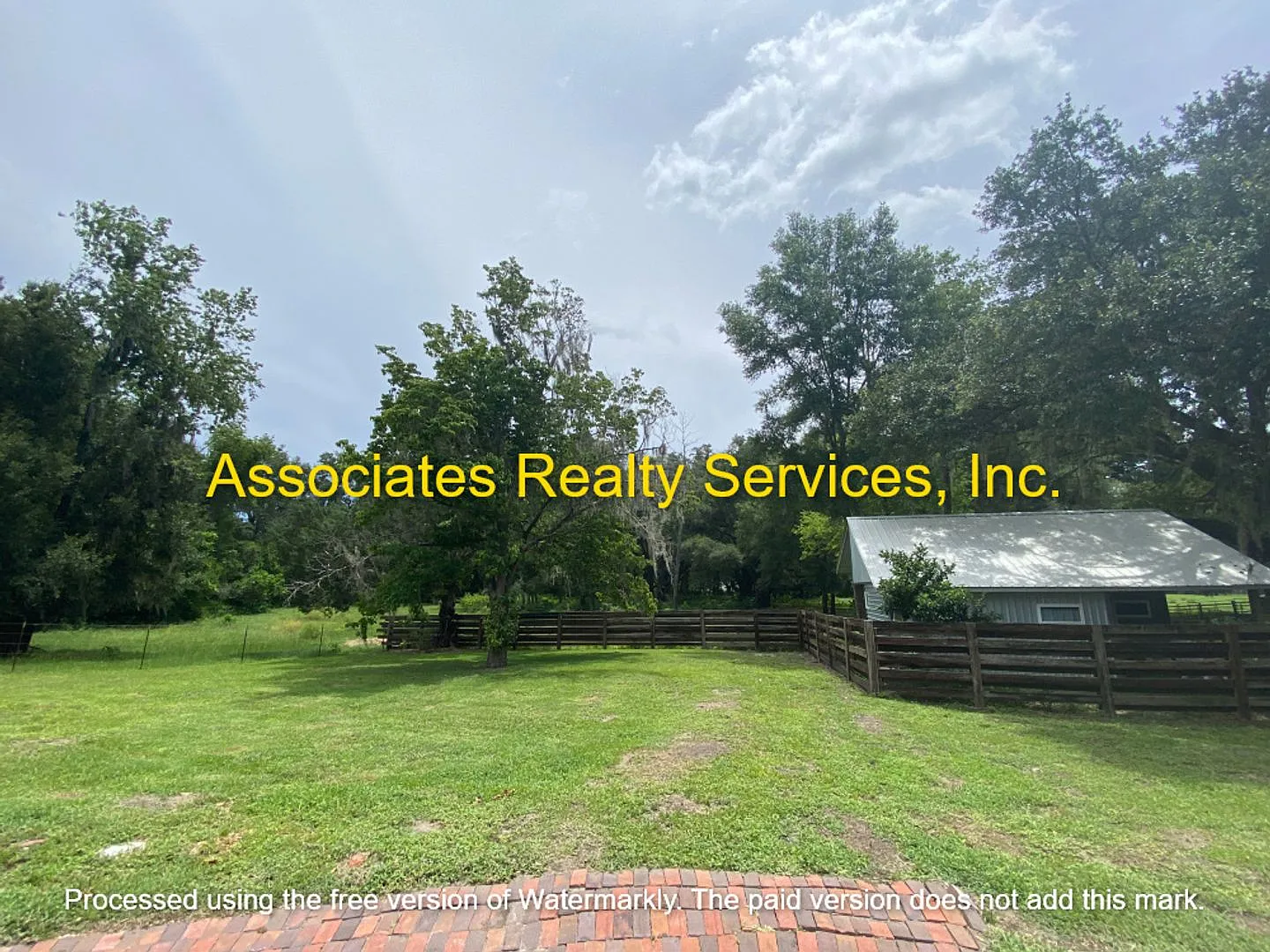 Rare find! 4 bed/3 bath House in Newberry, FL on one acre — Photo 3