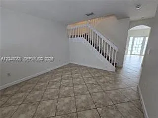 3 bed, 2.5 bath, 1608 sqft, $3,300 — Photo 3