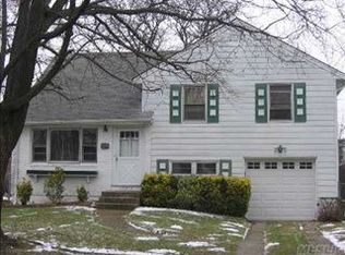 3723 Sandra Ct, Wantagh, NY 11793