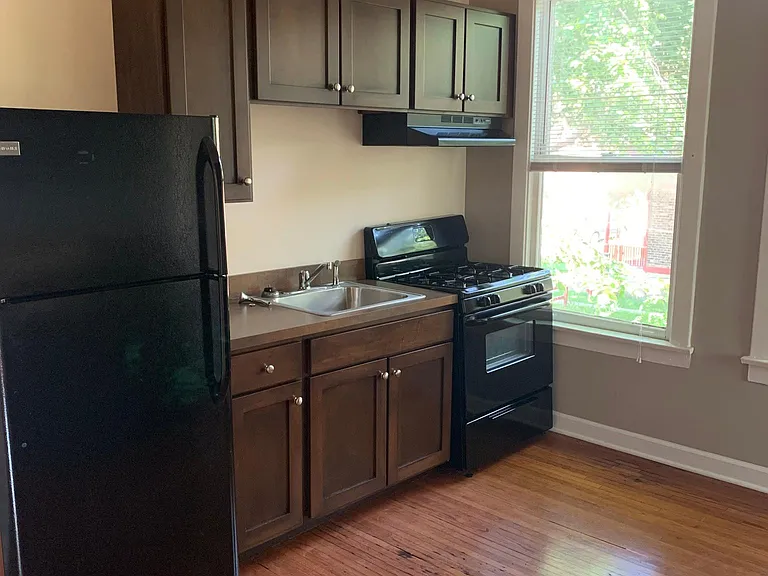 317 Dupage St #C — Photo 5