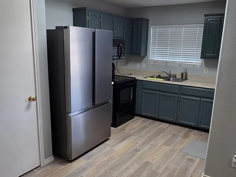 310 Plata Dr — Photo 6