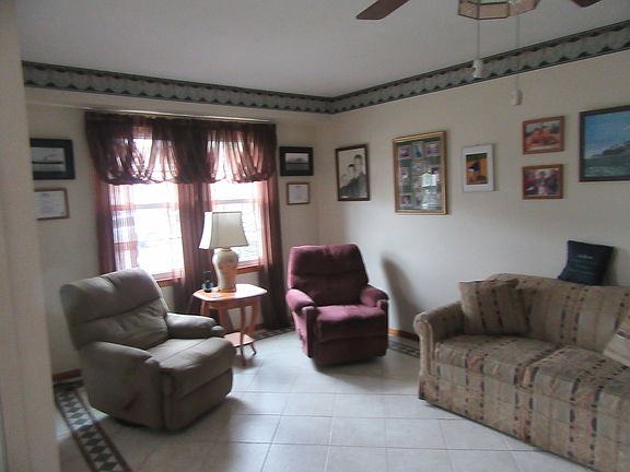 3rd image of 160 Nippon Ave