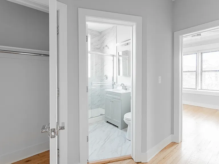 6135-45 S. Dorchester Ave/1409 E. 61st St. — Photo 9