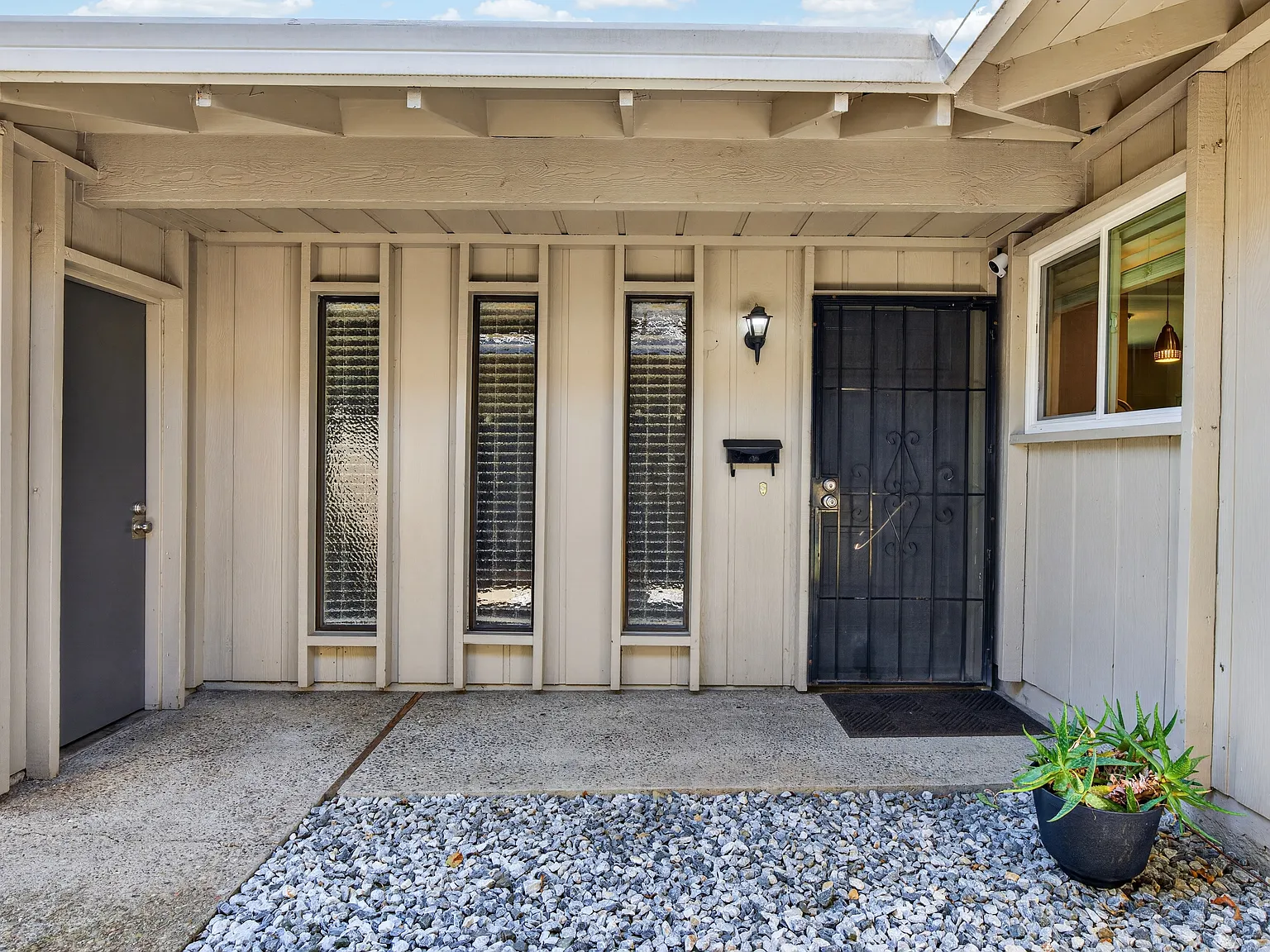 N Morgan Pl, Stockton — Photo 3