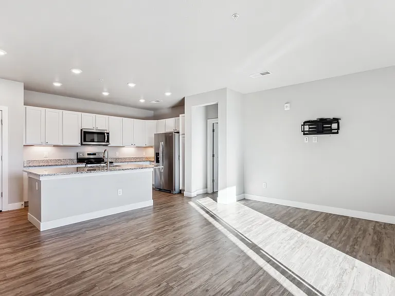 981 S Sable Blvd #208 — Photo 6
