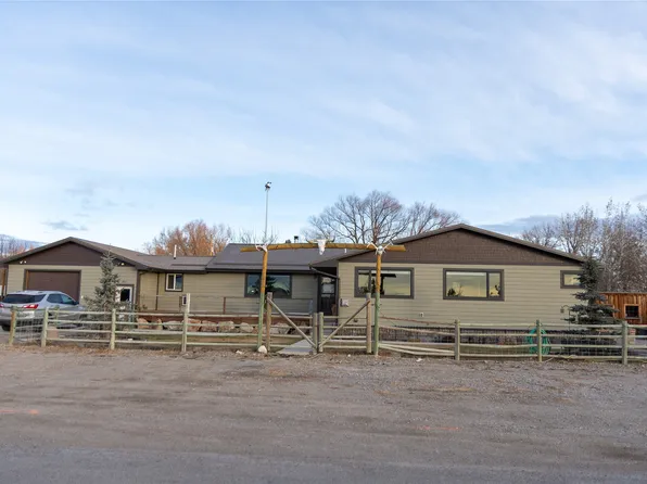 307 7th St SW, Choteau, MT 59422