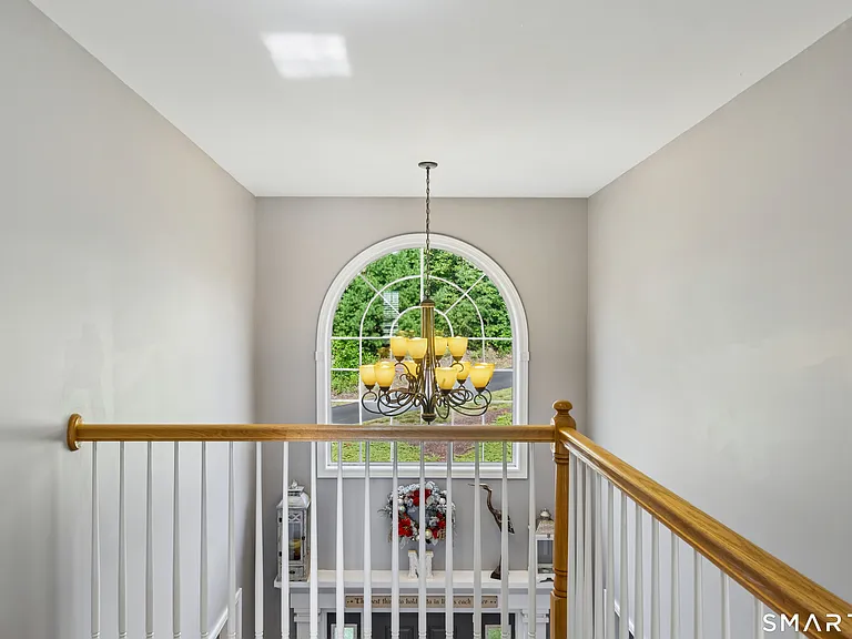 181 Martha Way — Photo 23