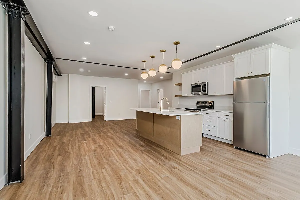 2 bed, 2.0 bath, 1350 sqft, $2,300 — Photo 1