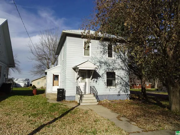 100 W Adaline St, Cleghorn, IA 51014