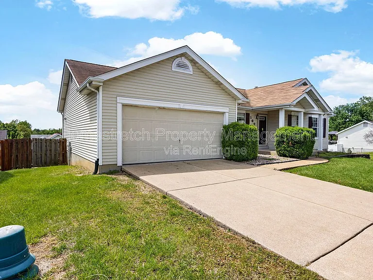 166 Royallprairie Ln — Photo 2