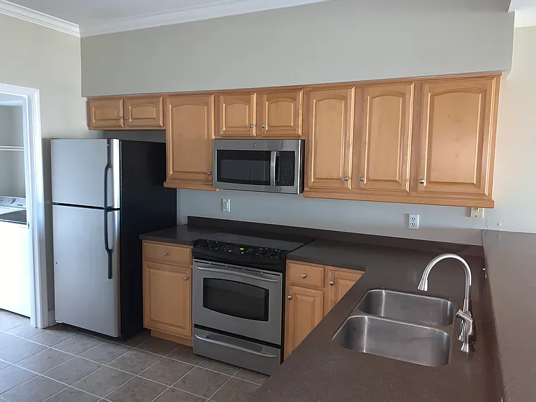 408 24th Ave N #302 — Photo 3