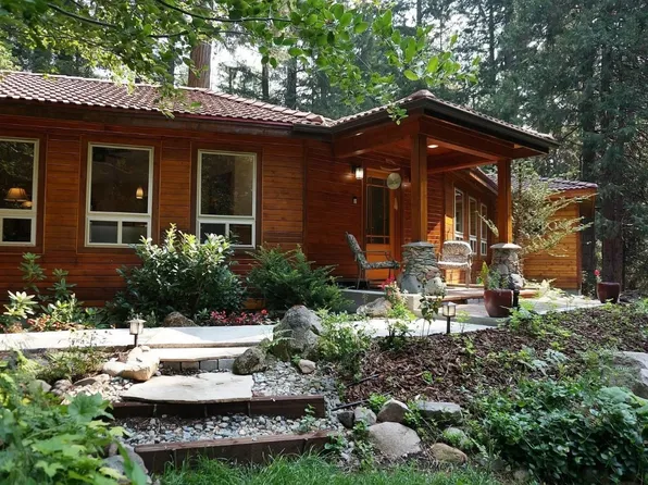2101 Davis Place Rd, Mount Shasta, CA 96067