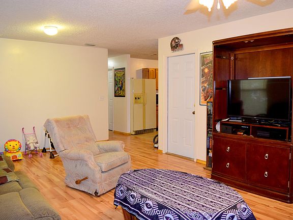 3rd image of 1482 Winnebago Ave