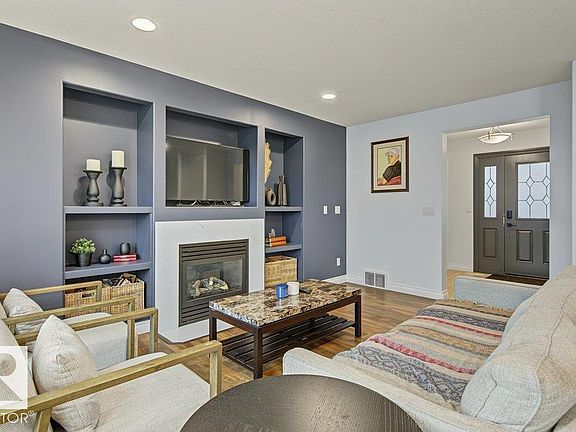 4th image of 75 Lamplight Dr