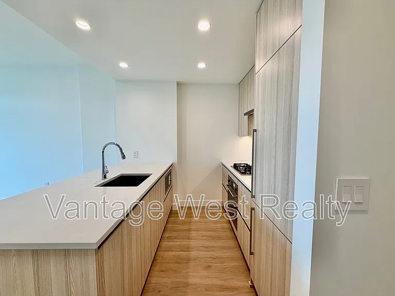 1626 Water St #2403 — Photo 5