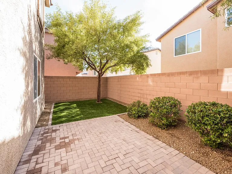 9333 Flowering Tulip Ave — Photo 14