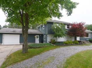 556 Ransom Rd, Lancaster, NY 14086